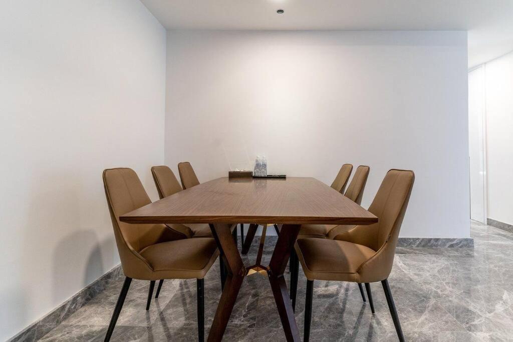 Căn hộ 3bed Resortstyle In D1/pool/gym/cigar