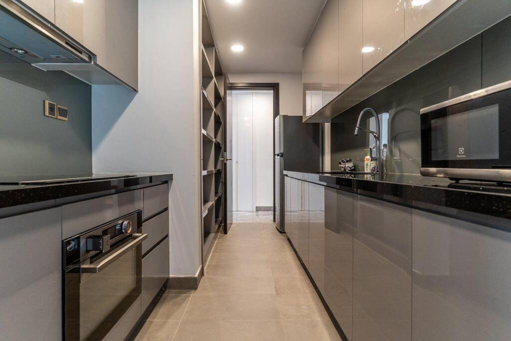 3bed Resortstyle In D1/pool/gym/cigar Căn hộ