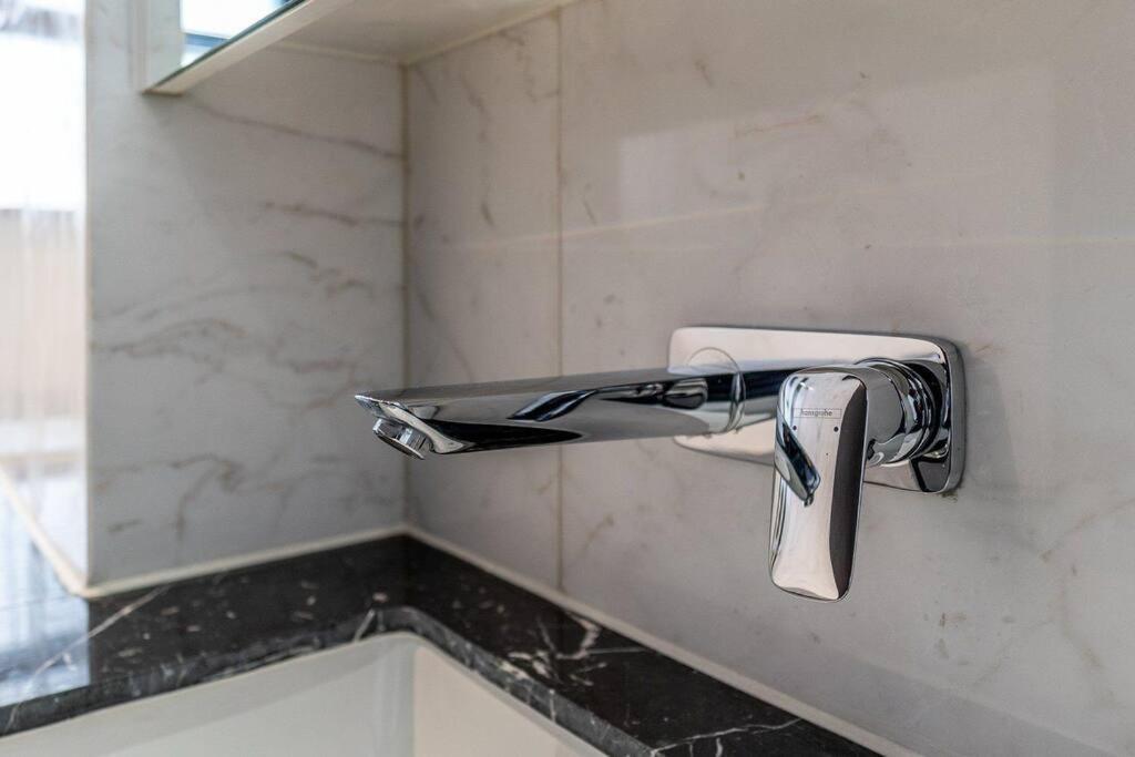 Apartment 3bed Resortstyle In D1/pool/gym/cigar
